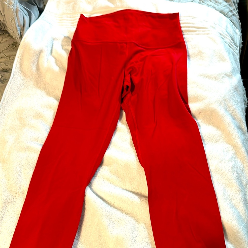 Lulu red size 8 align